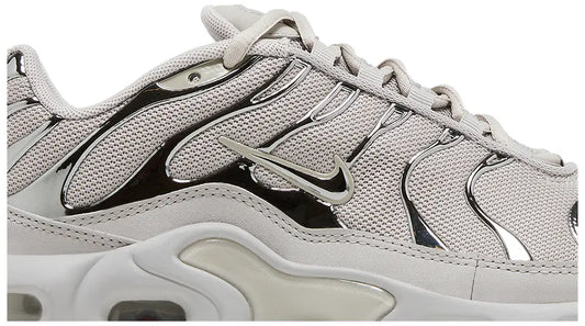 Nike Air Max Plus GS "Light Iron Smoke Grey Metallic Silver"