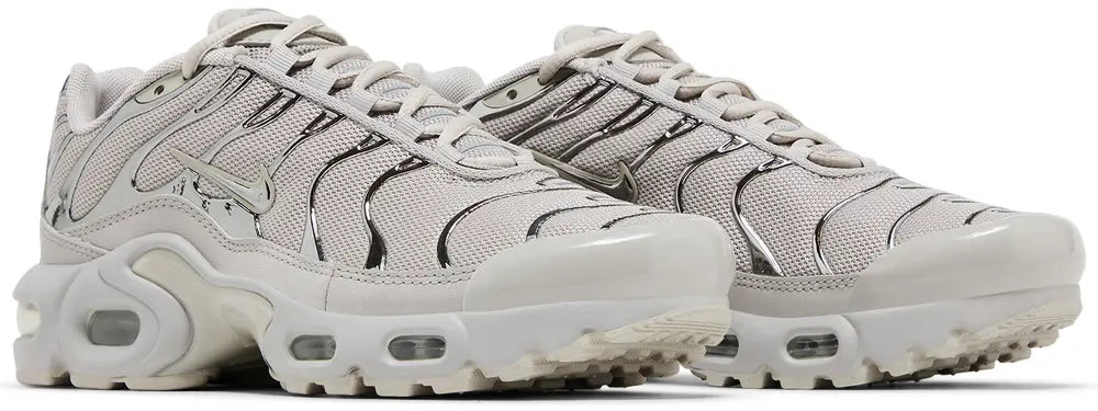 Nike Air Max Plus GS "Light Iron Smoke Grey Metallic Silver"