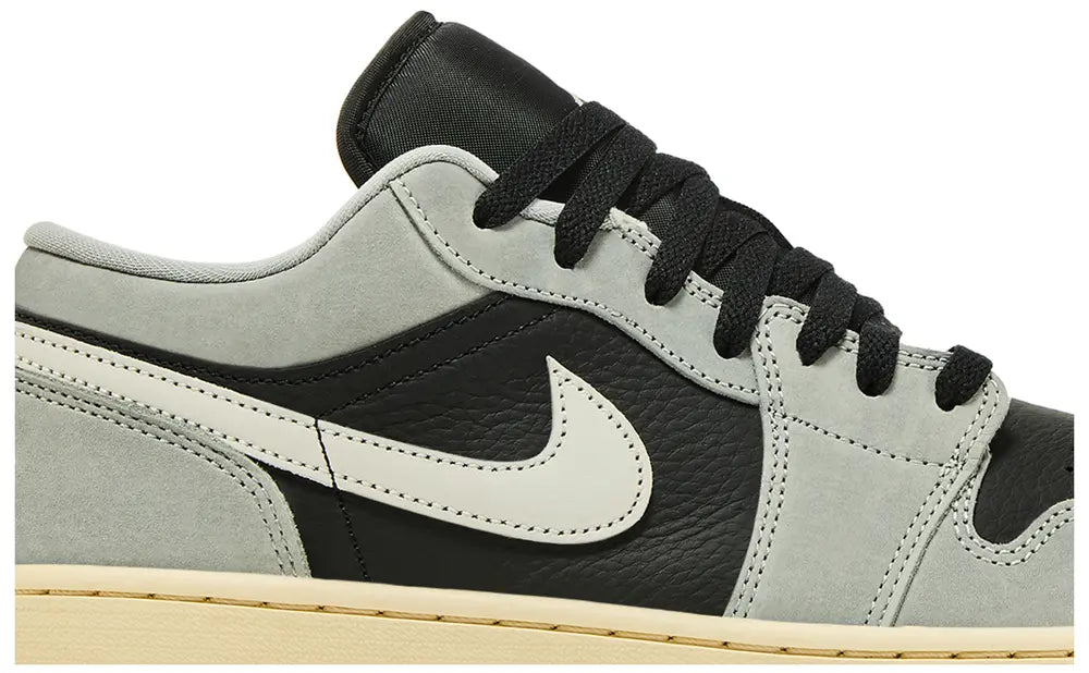 Air Jordan 1 Low 'Light Smoke Grey'