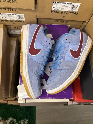 Nike SB Dunk Low Philadelphia Phillies DQ4040-400 Size 8.5M USED