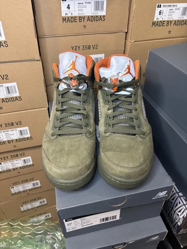 Air Jordan 5 Retro 2024 Olive size 8.5M USED